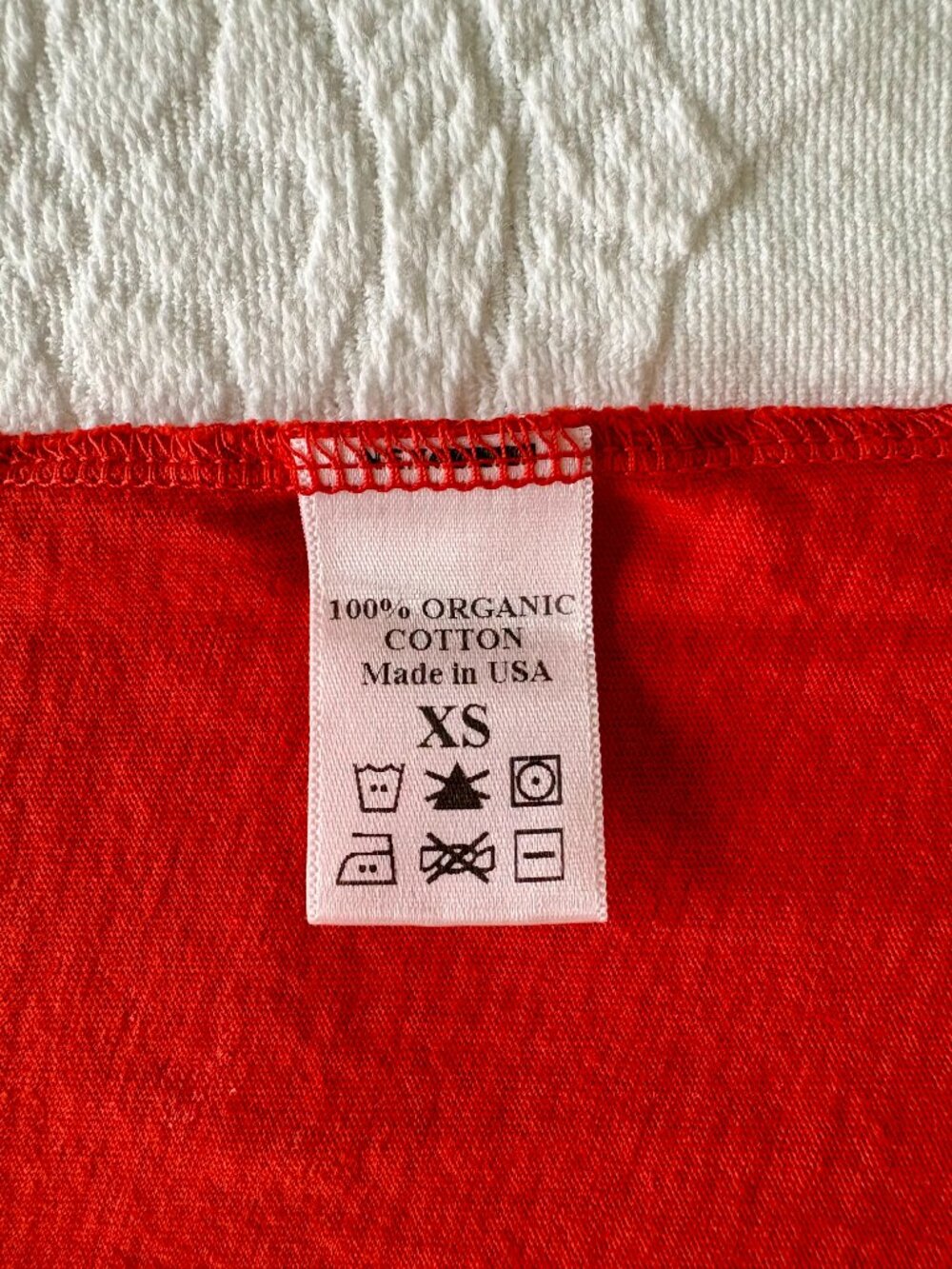 Black Crane Regular Short Sleeve Tee in Red - Sz. XS - Brand New with Tags - Picture 7 of 13